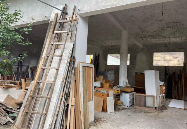 Elbasan, jepet me qera magazine 200 m² 40.000 Leke