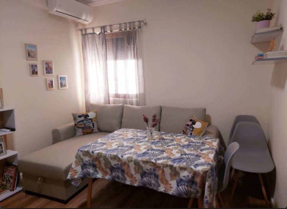 Tirane, jepet me qera apartament 1+1 Kati 1, 70 m² 600 € (myslym shyri)