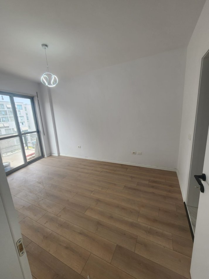 Tirane, shitet apartament 2+1 Kati 7, 90 m² 235.000 € (komuna e parisit)