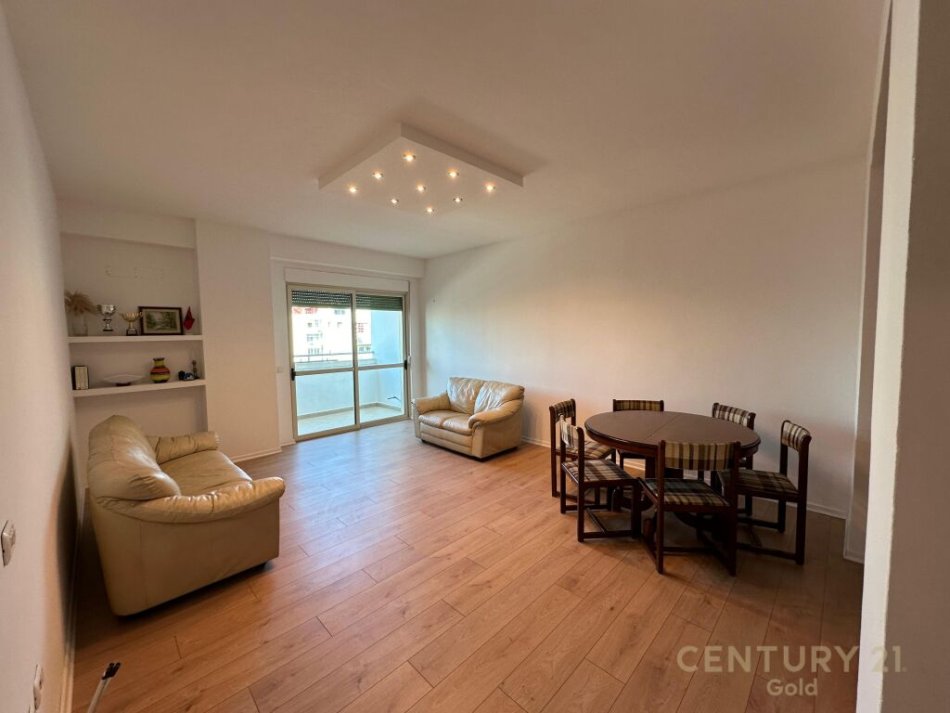 Tirane, shitet apartament 2+1+Ballkon Kati 4, 114 m² 199.000 € (prane rruges "RIZA CEROVA")