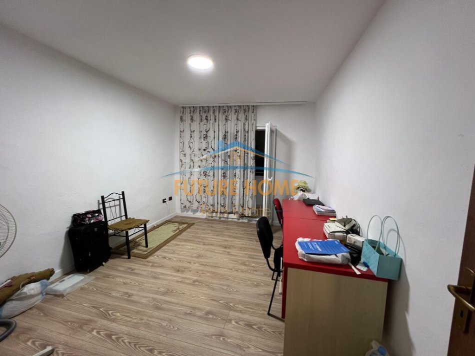 Tirane, shitet apartament 3+1 Kati 4, 110 m² 150.000 € (Rrugen Idriz Dollaku)