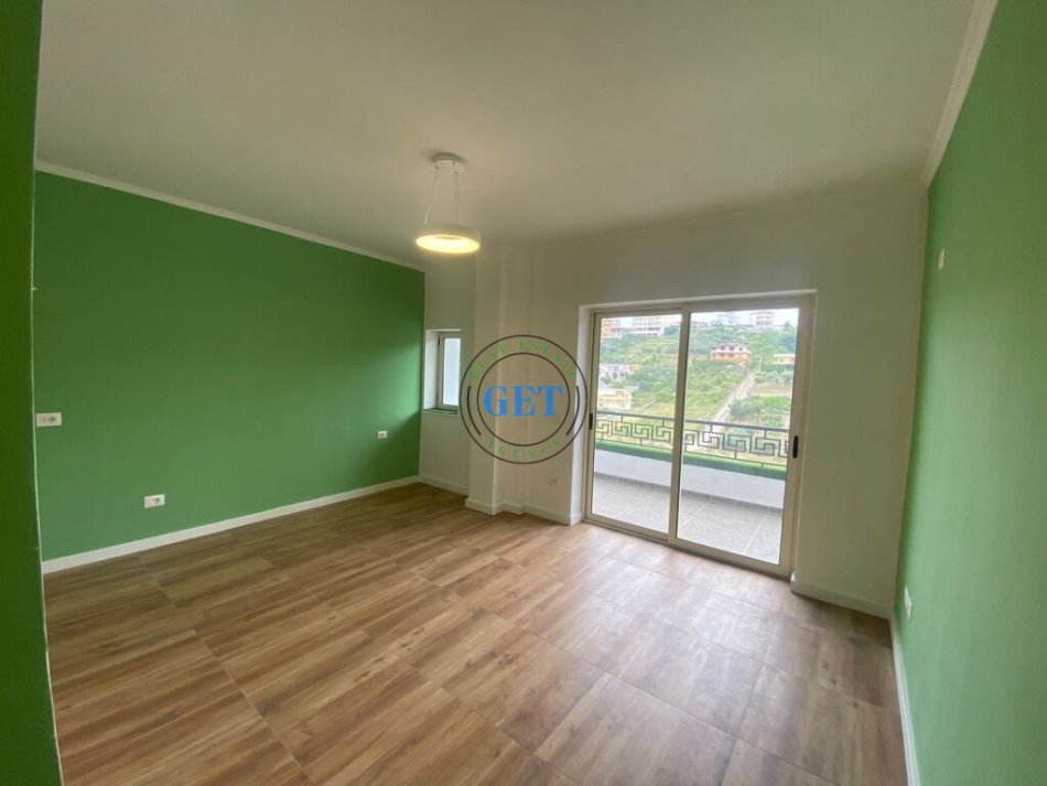 Durres, shitet apartament 1+1+Ballkon Kati 4, 42 m² 45.000 € (Shkembi i Kavajes, Durres)