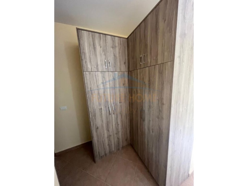 Durres, shitet apartament 1+1+Ballkon Kati 2, 63 m² 80.000 € (Shkembi Kavajes, Durres)
