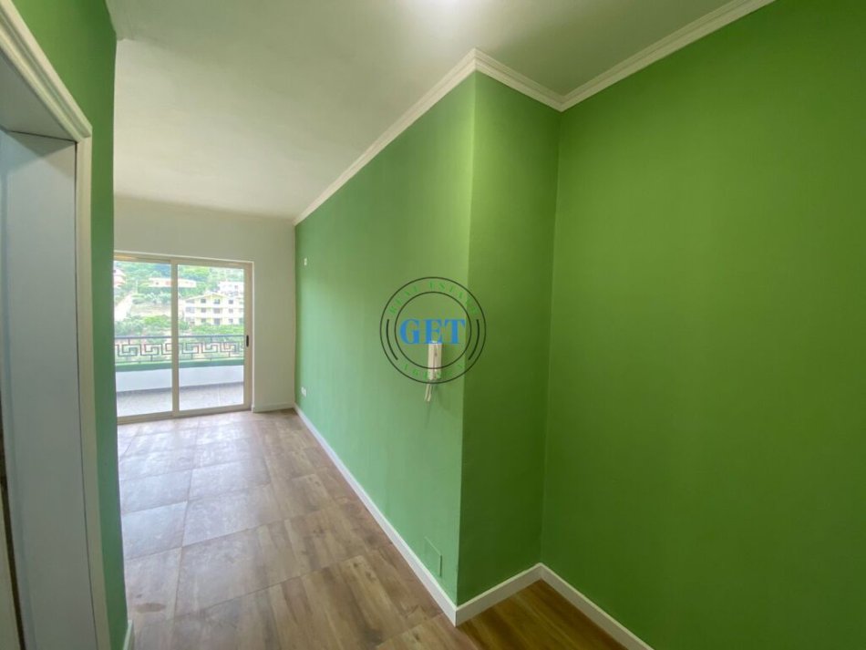 Durres, shitet apartament 1+1+Ballkon Kati 4, 42 m² 45.000 € (Shkembi i Kavajes, Durres)