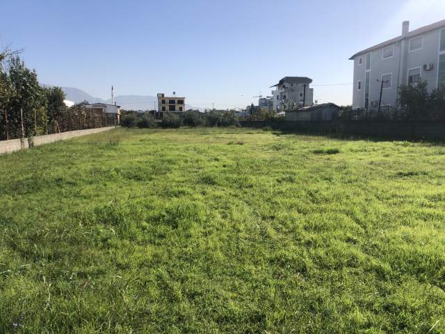 Tirane, shes truall 2.300 m² 60 Euro