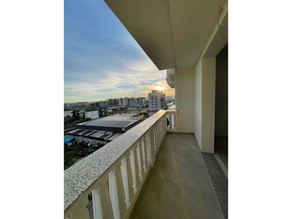 Tirane, shitet apartament 1+1 Kati 4, 75 m² 67.000 € (Kamez)