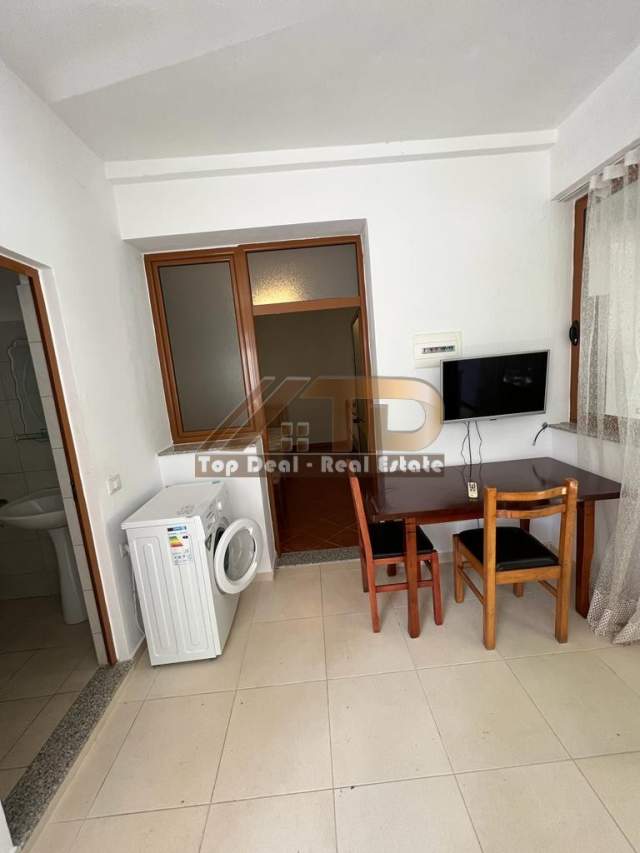 Tirane, jepet me qera shtepi 1+1+BLK 60 m² 250 Euro