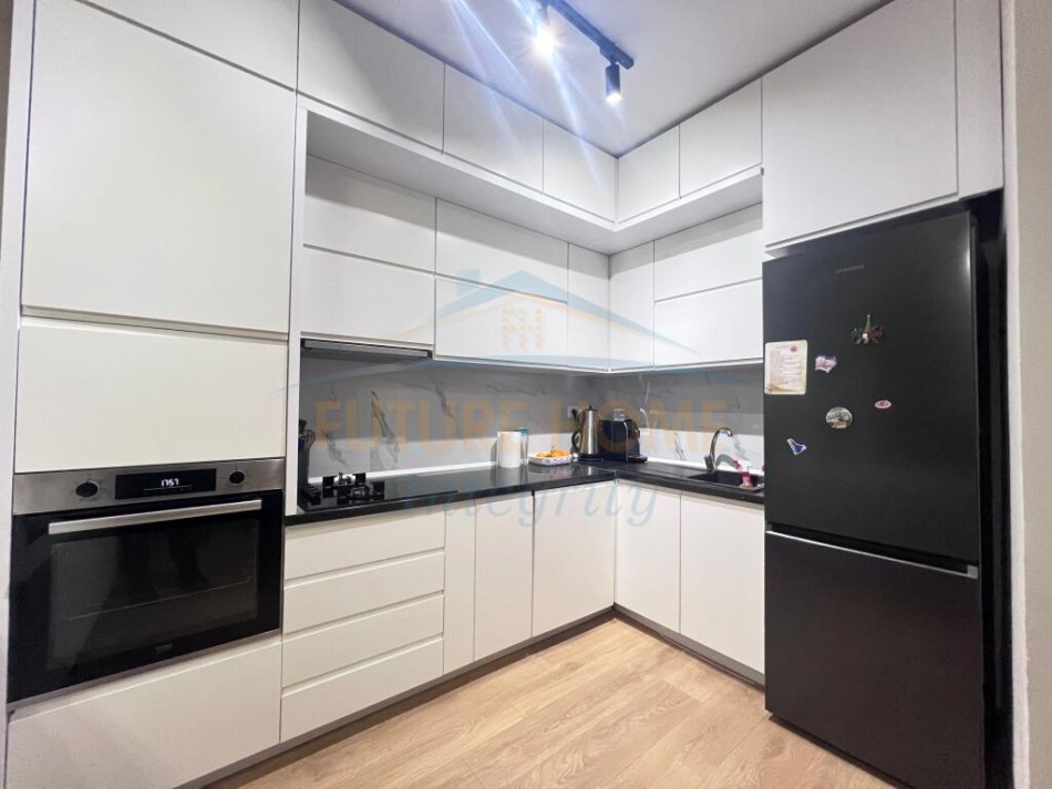 Tirane, shitet apartament 2+1 Kati 7, 91 m² 147.000 € (Selite)
