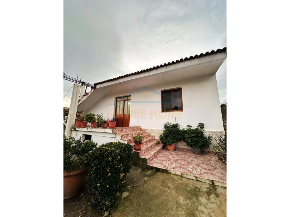 Durres, shes shtepi 2+1 Kati 1, 603 m² 110.000 € 