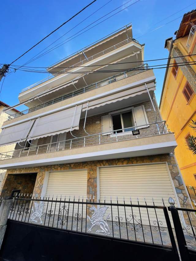 Tirane, jepet me qera Vile 4-Kateshe , 650 m² 1.500 Euro (Rruga e Elbasanit)