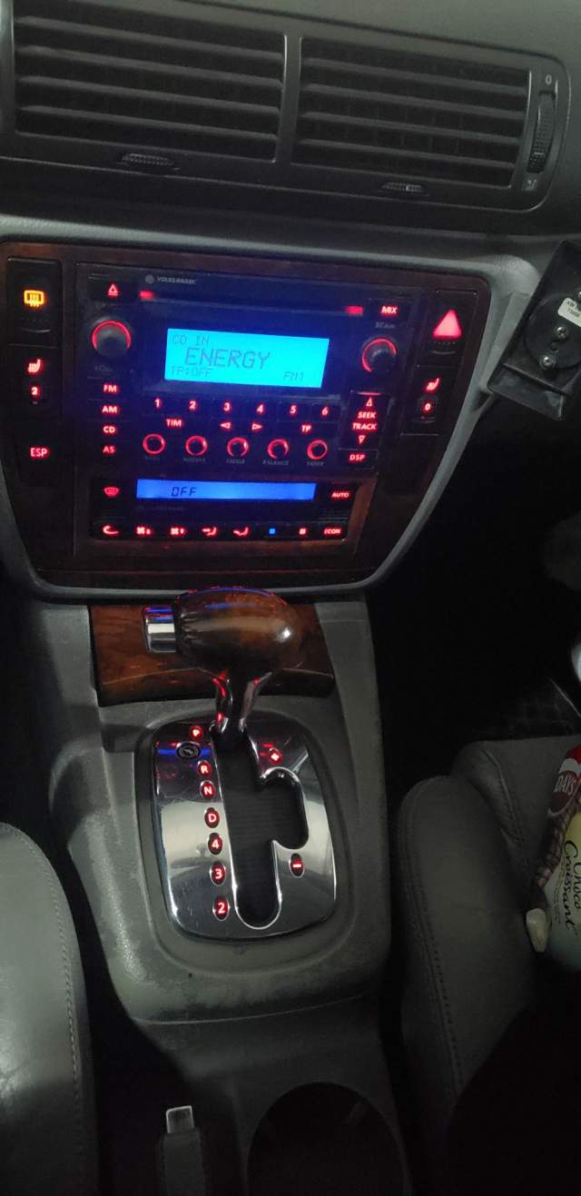Tirane, shes makine Volkswagen Passat Viti 2003, 3.600 Euro