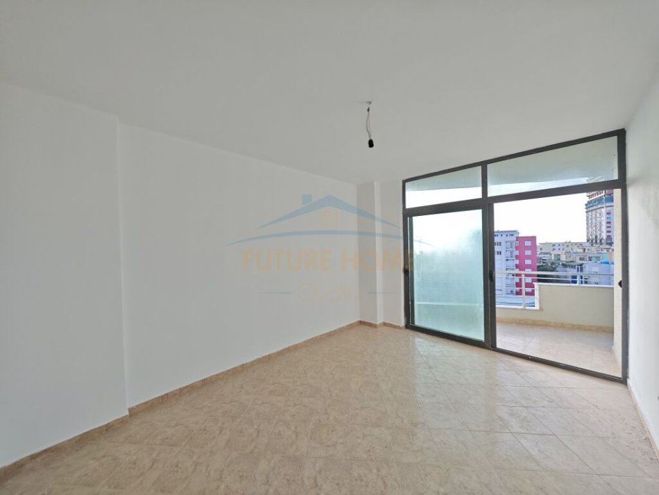 Durres, shitet apartament 1+1+Ballkon Kati 4, 83 m² 85.000 € (Golem)