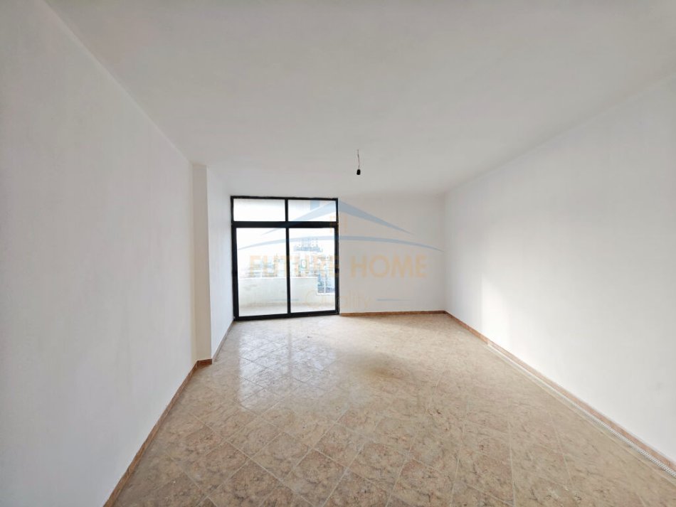 Durres, shitet apartament 1+1+Ballkon Kati 4, 83 m² 85.000 € (Golem)