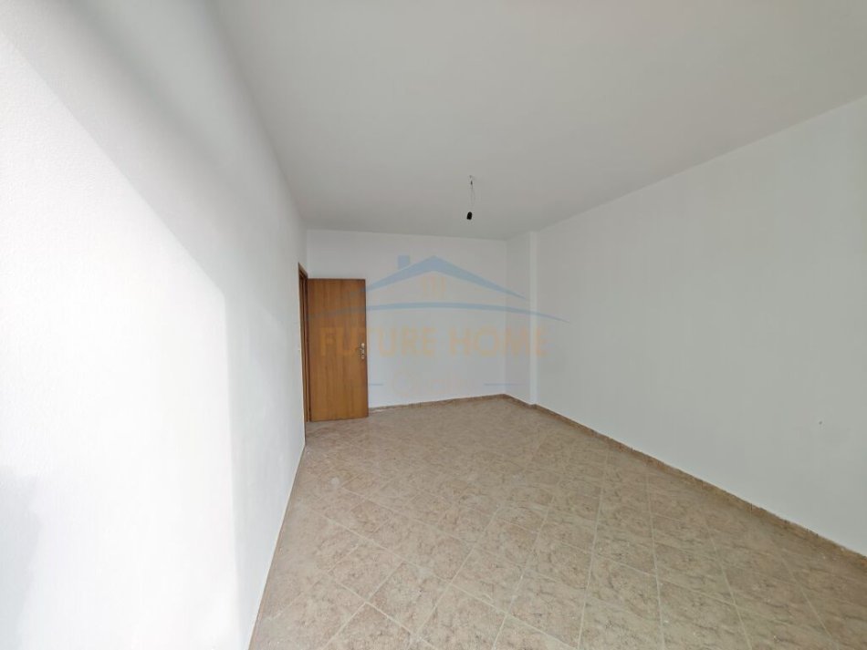 Durres, shitet apartament 1+1+Ballkon Kati 4, 83 m² 85.000 € (Golem)