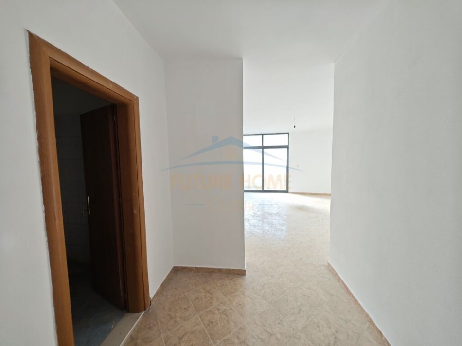 Durres, shitet apartament 1+1+Ballkon Kati 4, 83 m² 85.000 € (Golem)