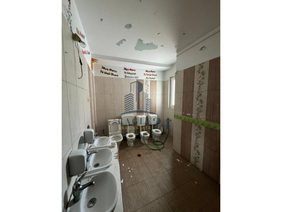 GODINE 3 KATESHE ME QERA PRANE GJIMNAZIT PARTIZANI