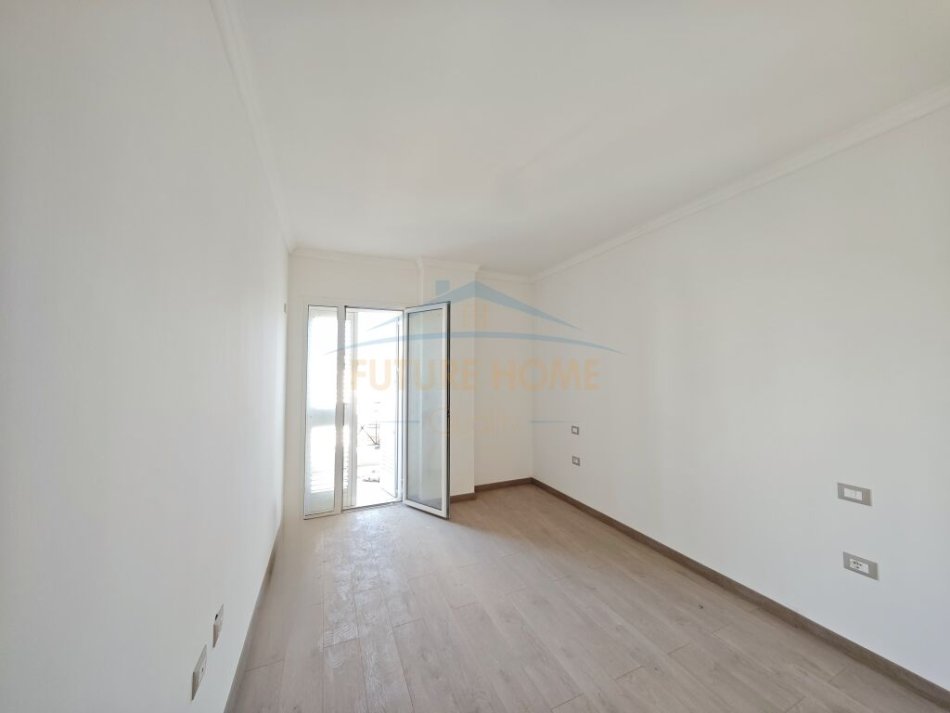 Durres, shitet apartament 2+1+Ballkon Kati 4, 85 m² 81.000 € (Golem)