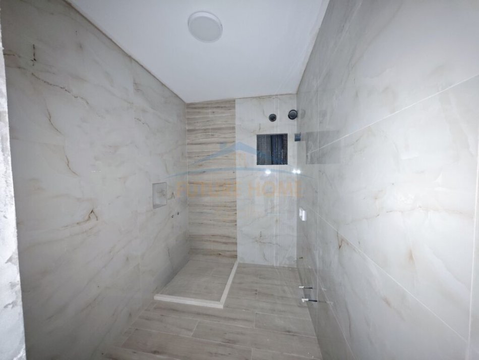 Durres, shitet apartament 2+1+Ballkon Kati 4, 85 m² 81.000 € (Golem)