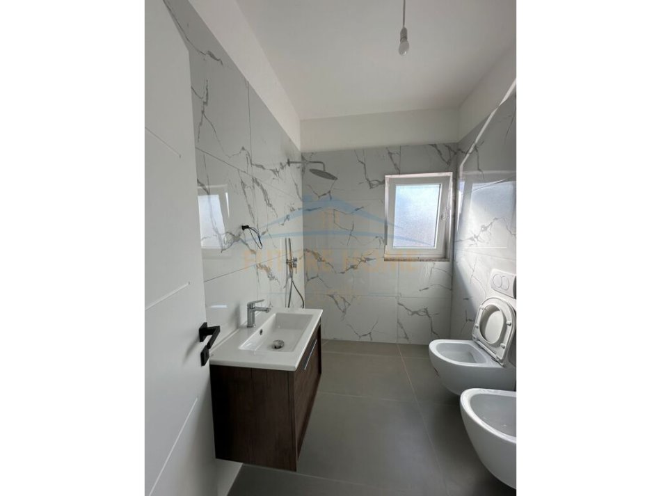 Durres, shitet apartament 1+1+Ballkon Kati 2, 75 m² 113.000 € (Golem)
