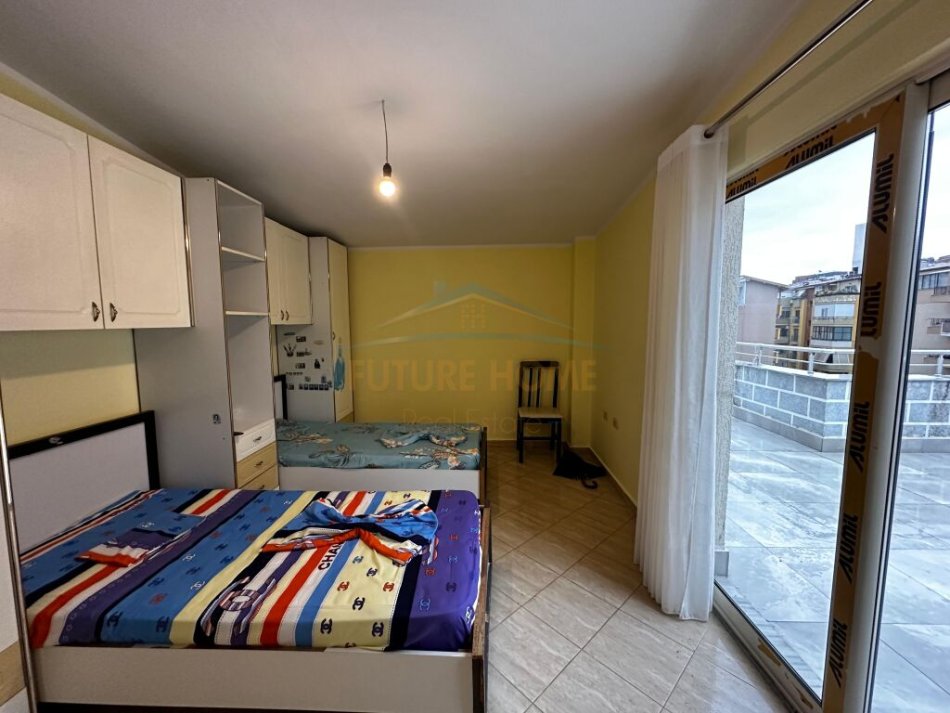 Tirane, jap me qera apartament 2+1 Kati 5, 140 m² 500 € (SELITE)