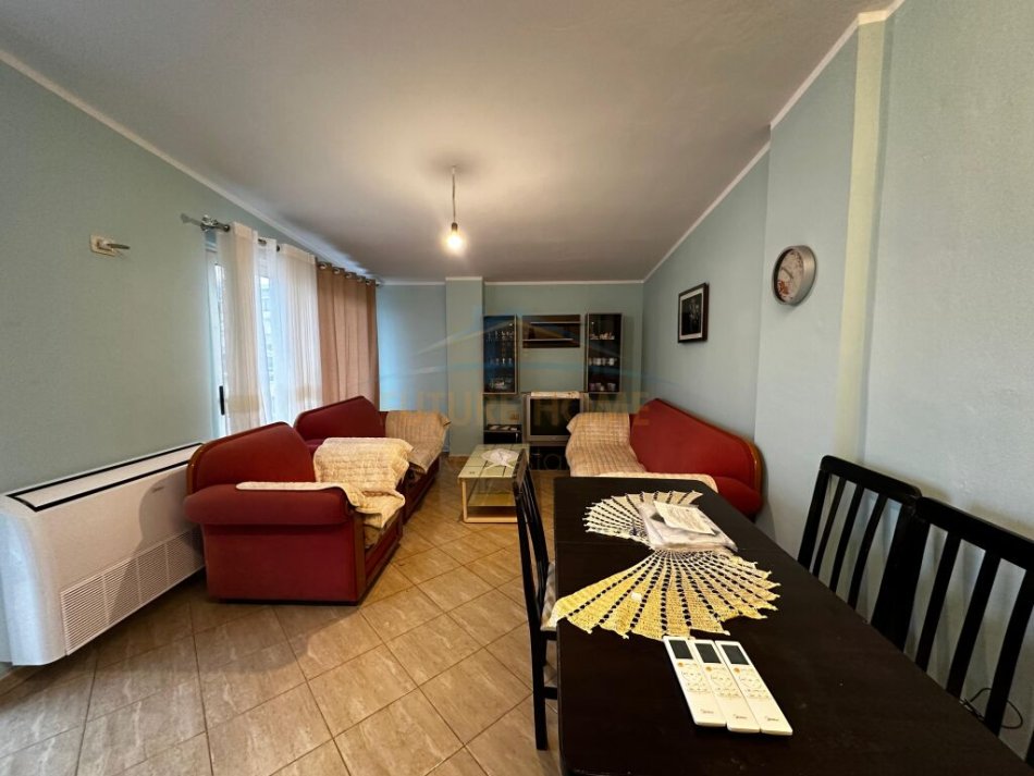 Tirane, jap me qera apartament 2+1 Kati 5, 140 m² 500 € (SELITE)
