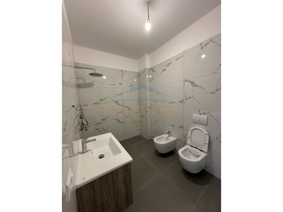 Shqiperi, shitet 1+1+Ballkon Kati 2, 109 m² 164.000 € (Golem)