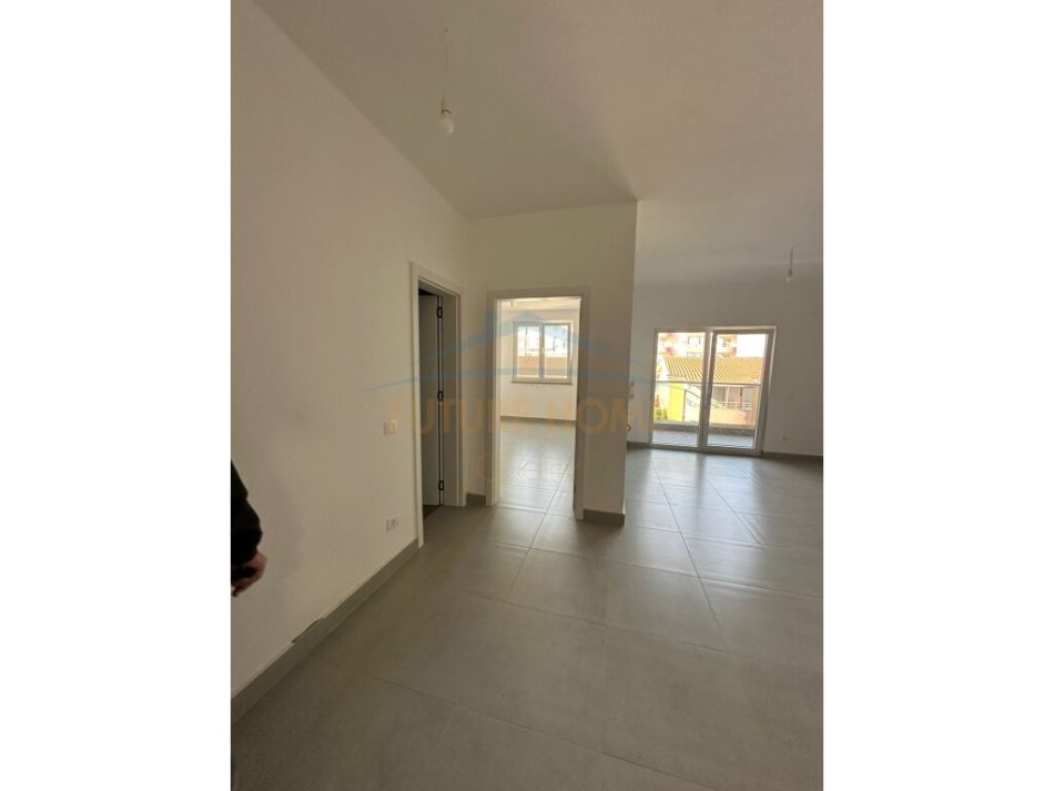 Shqiperi, shitet 1+1+Ballkon Kati 2, 109 m² 164.000 € (Golem)