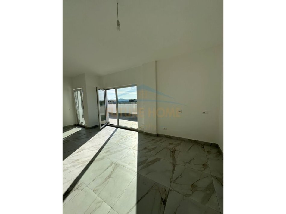 Durres, shitet apartament 1+1+Ballkon Kati 3, 76 m² 121.000 € (Golem)