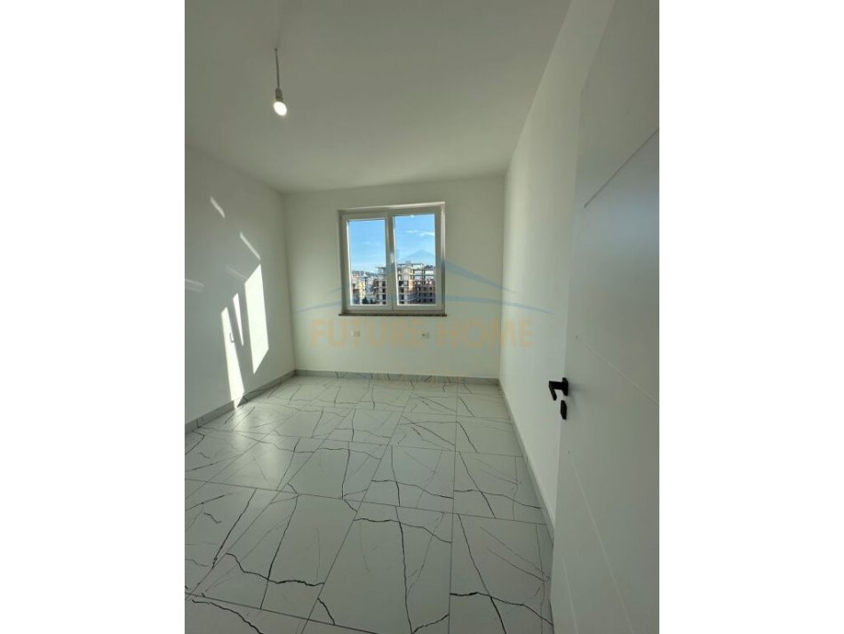 Durres, shitet apartament 1+1+Ballkon Kati 4, 106 m² 180.000 € (Golem)