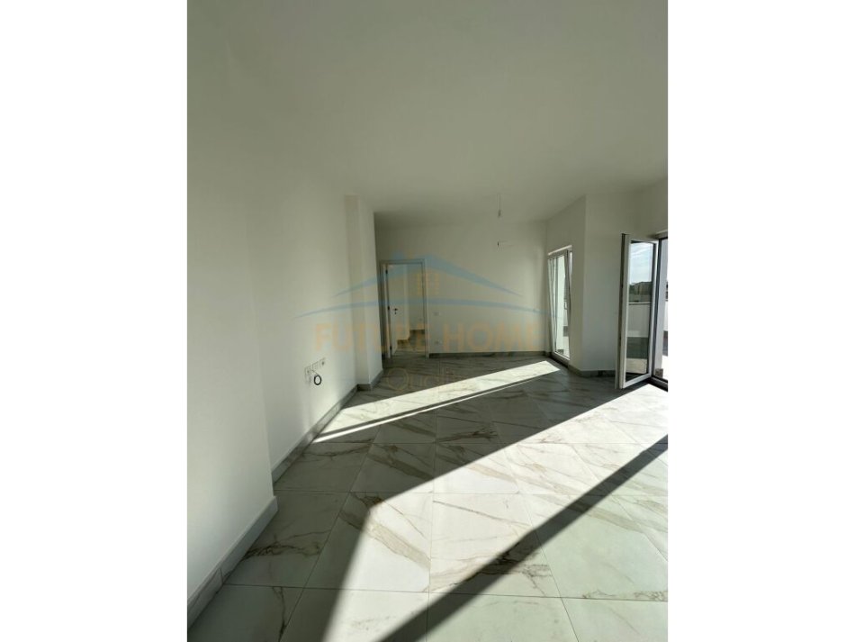 Durres, shitet apartament 1+1+Ballkon Kati 4, 73 m² 125.000 € (Golem)
