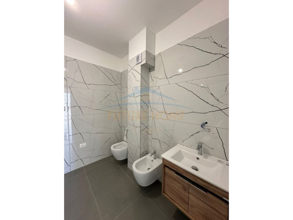 Durres, shitet apartament 1+1 Kati 1, 75 m² 106.000 € (Golem)