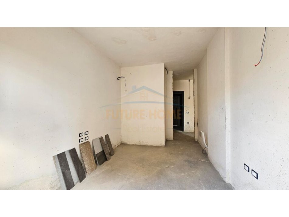 Tirane, shitet apartament 2+1+Ballkon Kati 5, 107 m² 278.000 € (pazari i ri)