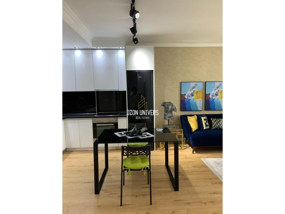 Tirane, jepet me qera apartament 2+1 Kati 9, 107 m² 850 € (Rruga e Kosovareve)