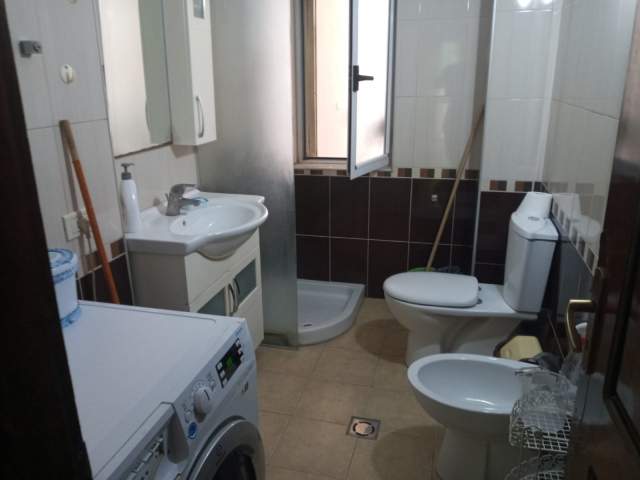 Tirane, shes apartament 2+1+BLK Kati 3, 110 m² 139.500 Euro (Rruga Myslym Shyri)