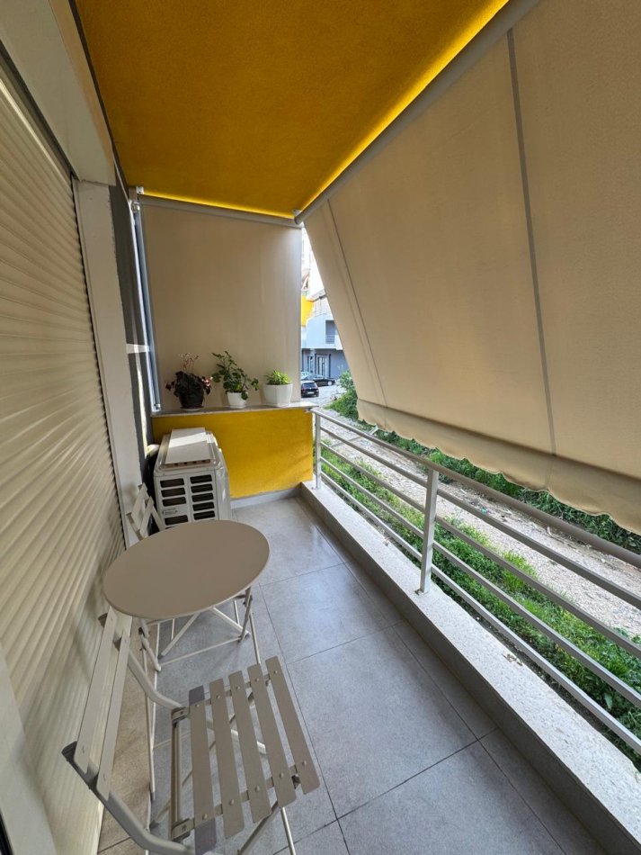Tirane, jepet me qera apartament 2+1+Ballkon Kati 2, 74 m² 500 € (Shkoze)