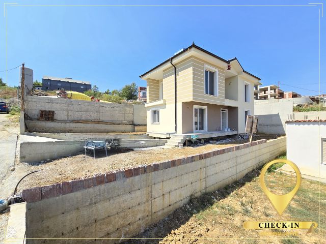 Tirane, shitet Vile 2 Katshe , 225 m² 405.000 € (Sauk i Ri)