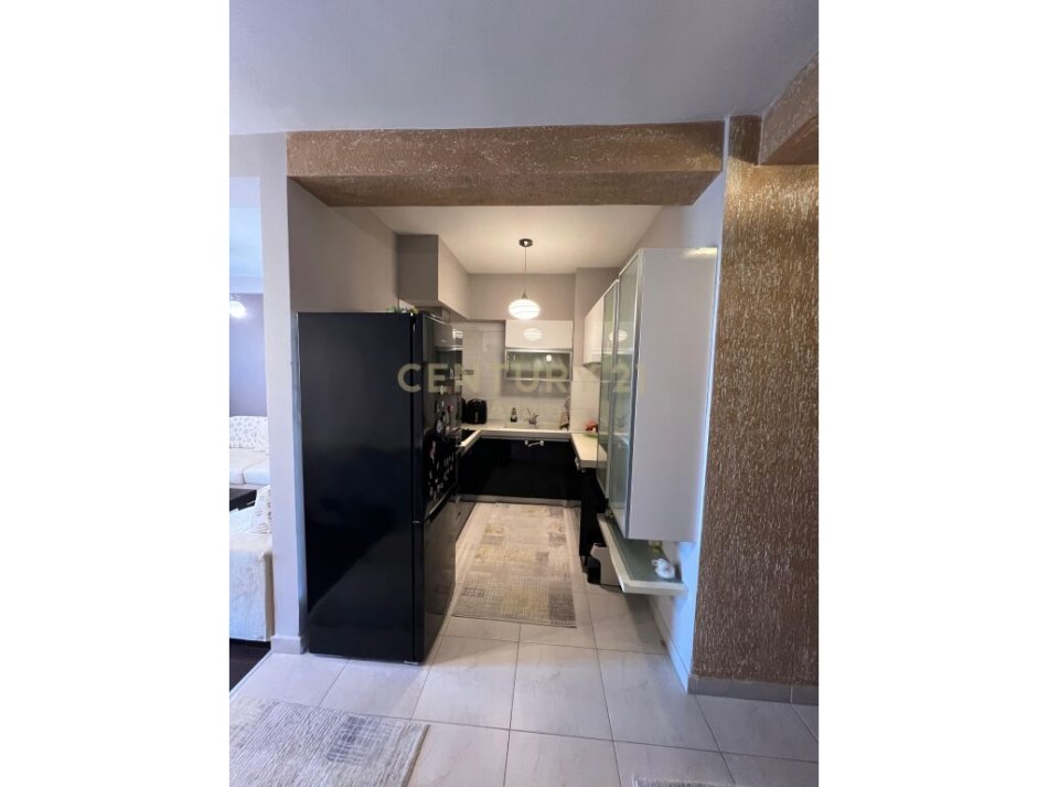 Tirane, shitet apartament 2+1+Ballkon , 85 m² 105.000 € (Apartament 2+1 per Shitje ne Yzberisht!)