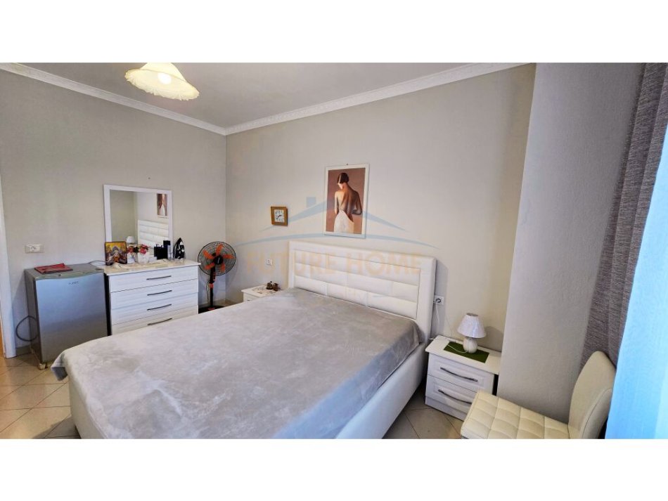 Durres, jepet me qera apartament 1+1 Kati 3, 160 m² 350 € (Shkembi Kavajes, Durres)