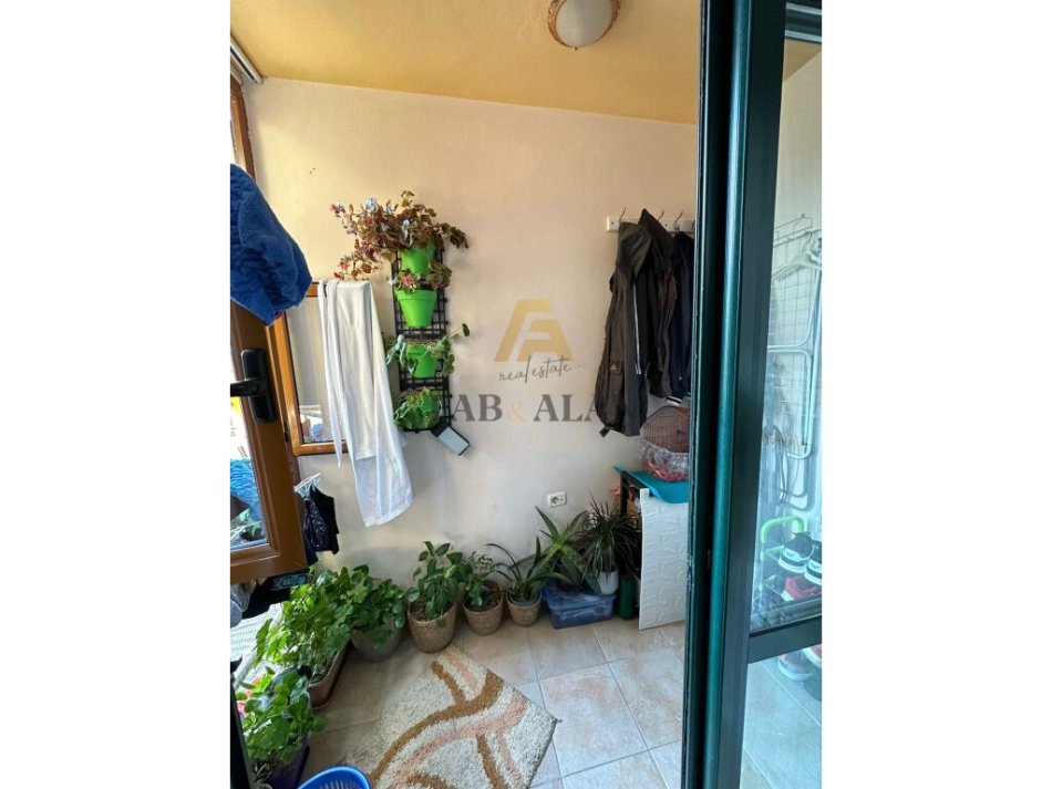 Pogradec, shitet apartament 1+1 Kati 4, 60 m² 68.000 € (Pogradec)