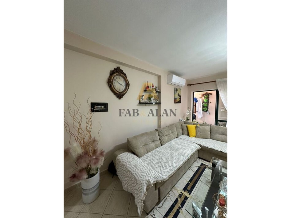 Pogradec, shitet apartament 1+1 Kati 4, 60 m² 68.000 € (Pogradec)