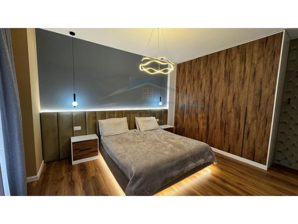 Tirane, jepet me qera apartament 2+1 Kati 3, 105 m² 750 € (Fusha e Aviacionit)