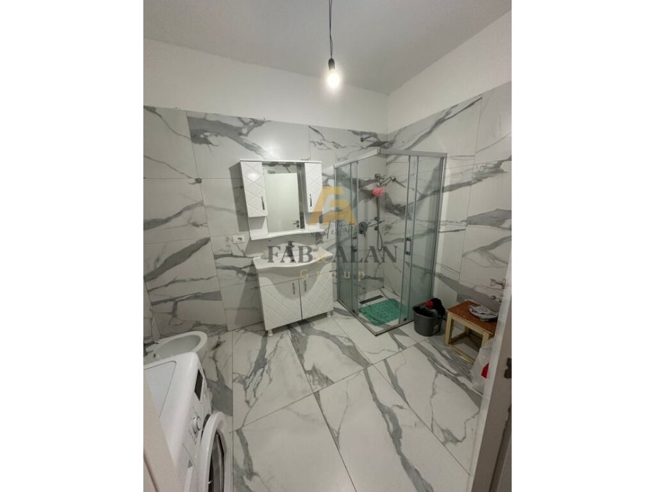 Tirane, shitet apartament 2+1 Kati 3, 97 m² 130.000 € (Komisariati nr 4)