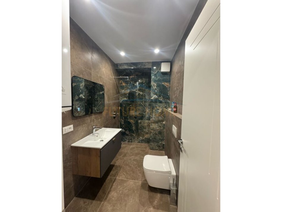 Tirane, shitet apartament 2+1+Ballkon Kati 2, 96 m² 230.000 € (kodra e diellit)