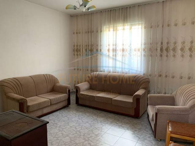 Shitet, Shtëpi Private, Fresku, Tiranë. 370,000 € ID: OPP+27363