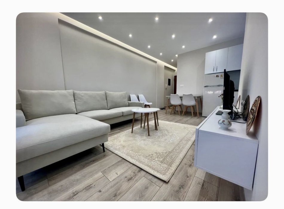 Tirane, shitet apartament 1+1+Aneks+Ballkon Kati 2, 54 m² 135.000 € (Pazari i Ri afer Optika Roma)