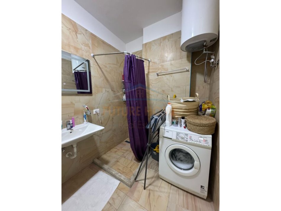 Tirane, shitet apartament 2+1 Kati 5, 135 m² 210.000 € (Yzberisht)