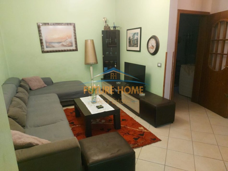 Tirane, jepet me qera apartament 2+1 Kati 2, 110 m² 500 € (Tregu Elektrik)