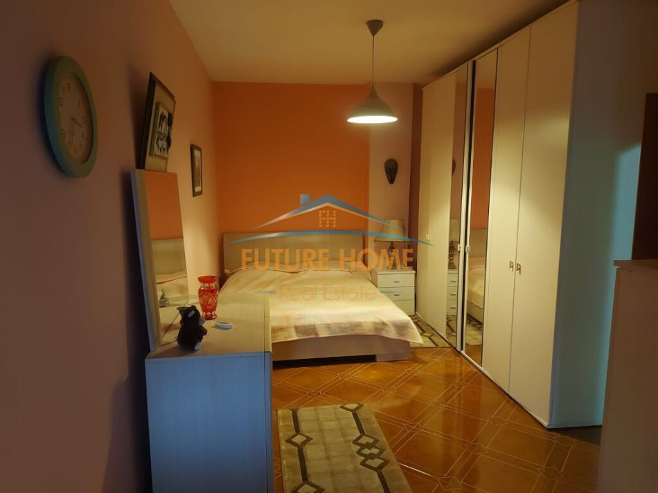 Tirane, jepet me qera apartament 2+1 Kati 2, 110 m² 500 € (Tregu Elektrik)