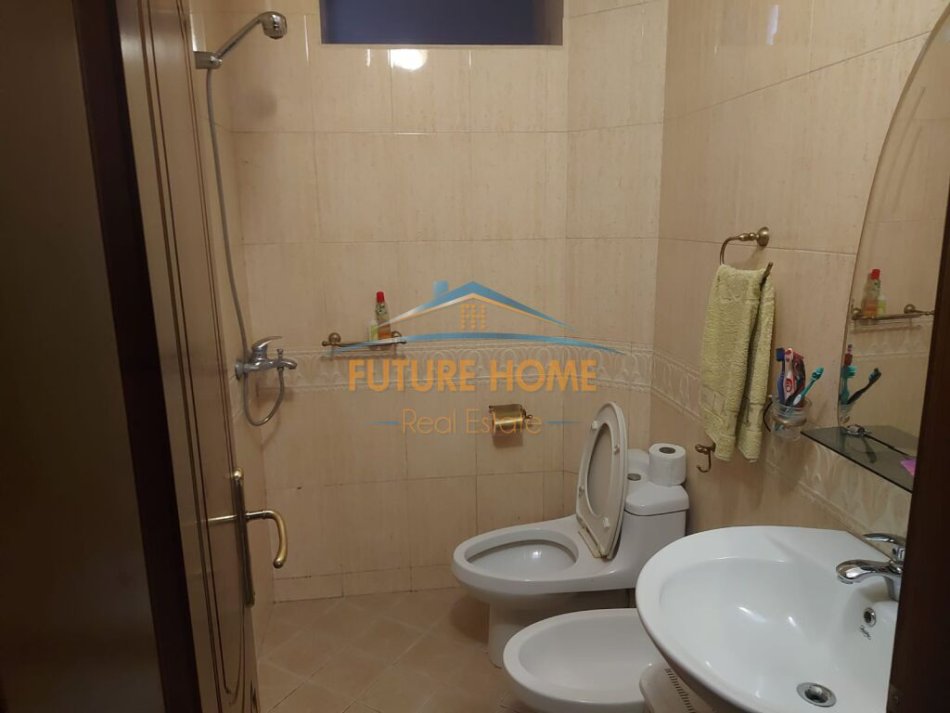 Tirane, jepet me qera apartament 2+1 Kati 2, 110 m² 500 € (Tregu Elektrik)