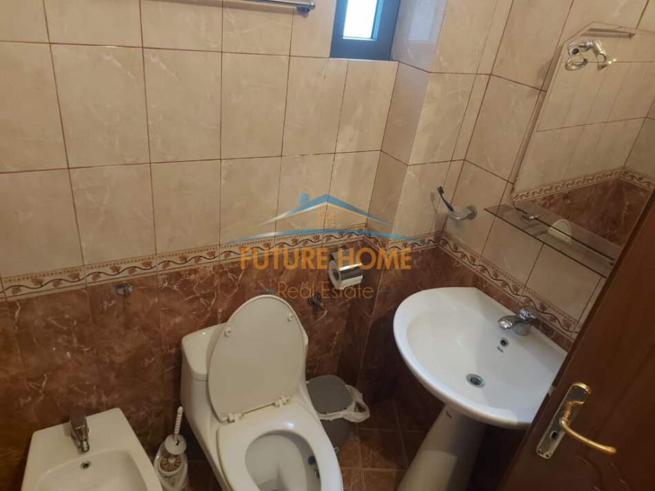 Tirane, jepet me qera apartament 2+1 Kati 2, 110 m² 500 € (Tregu Elektrik)